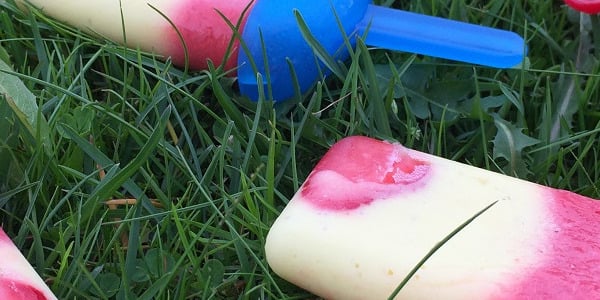 Kookosjoogijäätis maasikatega