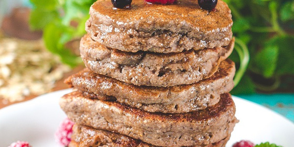 Kaerahelvestest pannkoogid marjamahlaga