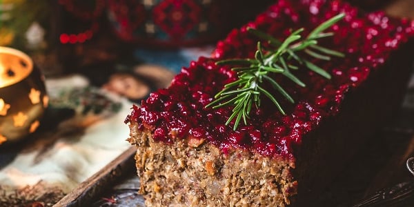 Jõulune läätse-pikkpoiss pohlamoosiga