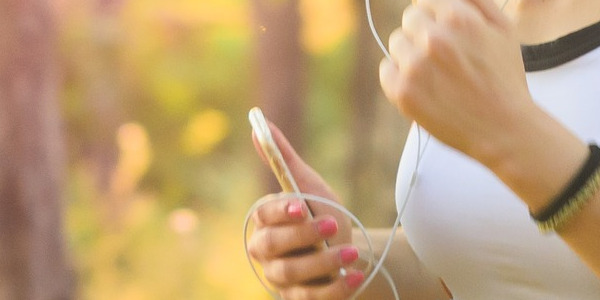 5 olulist põhimõtet, kuidas keha trenni tehes toitumisega toetada