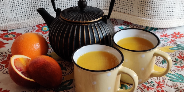 Tervendav apelsini-ingveri jook kurkumiga
