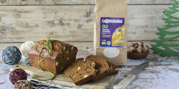 Rukkikarask pähklite ja jõhvikatega