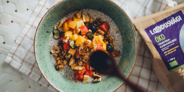 Chia pudding müsli ja puuviljadega