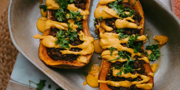 Täidetud muskaatkõrvits veinis hautatud läätsedega