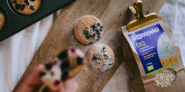 Kaerased mustsõstramuffinid 