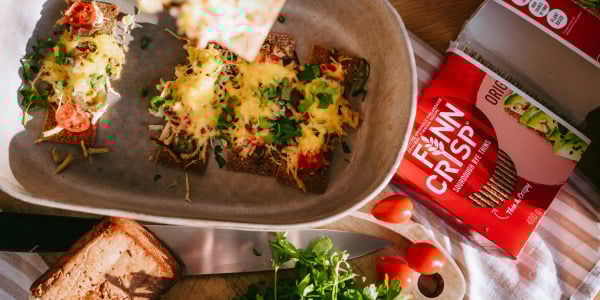 Suitsutofu, jalapeno & juustuga küpsetatud näkileivad