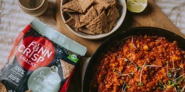 Chilli sin carne kolmnurksete näkileibadega 