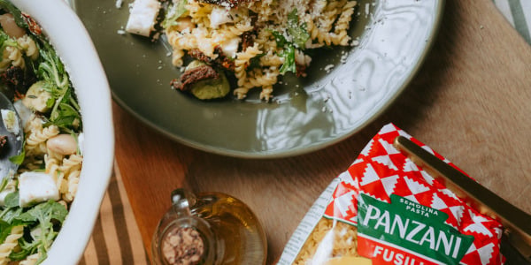 Pastasalat Panzani fussili, feta, päikesekuivatatud tomatite ja rukolaga