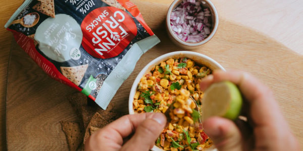 Särtsakas mehhikopärane maisisalat Finn Crisp näkileivaga