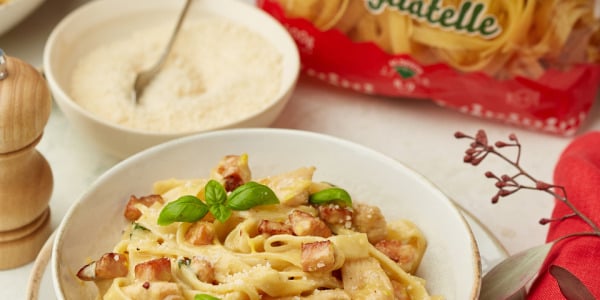 Panzani tagliatelle Carbonara kastme ja suitsukalkuniga 