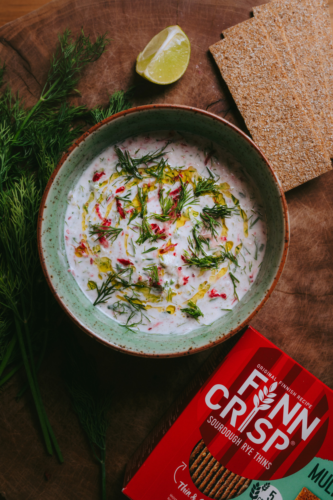 Suvine kurgi ja redise tzatziki